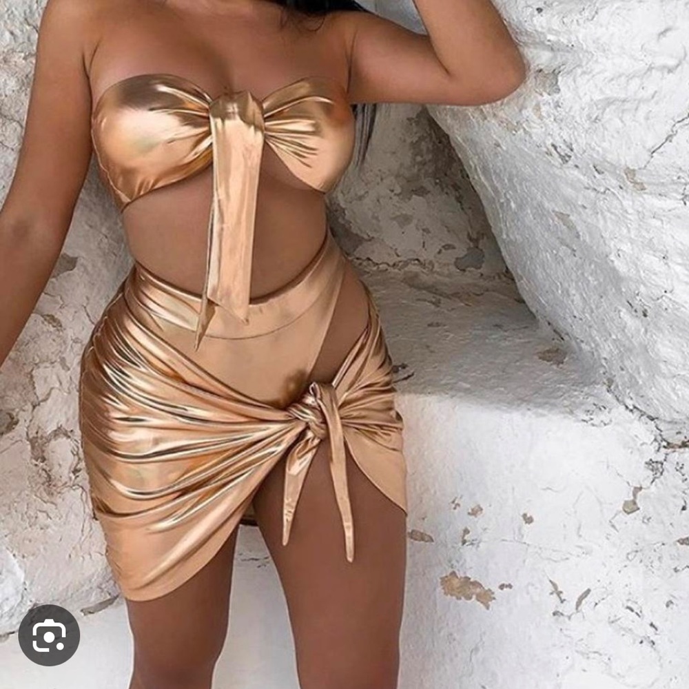 *NWT* 3 PIECE OH POLLY ROSE GOLD BIKINI SET